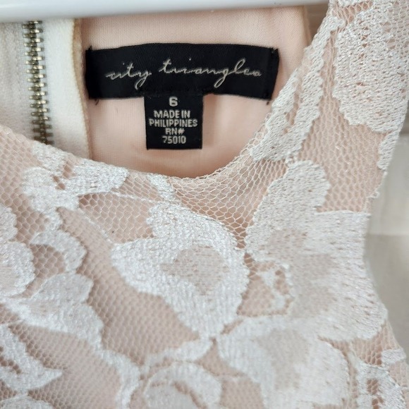 City Triangles Lace Halter Dress Rhinestone Belt Blush Pink Size 6 F02 - Picture 4 of 6